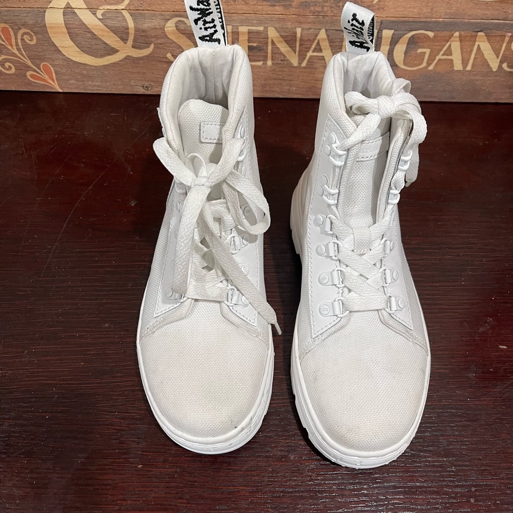 DR MARTEN Canvas Boot… pallet dust need a bath…STORE RETURN
